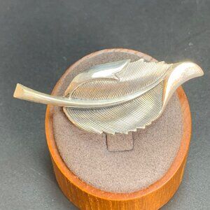 Designer Brooch Leaf Design VTG BEAU Sterling Silver 925 Size 2.25" Long 1" Wide